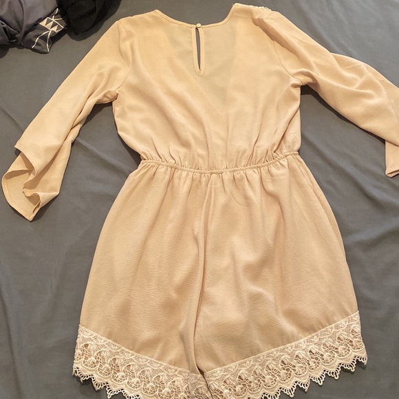 Cream Lace Lined Romper - Picture 4 of 4